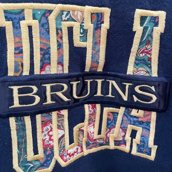 Vintage UCLA Bruins Embroidered Paisley Floral College Crewneck Sweatshirt - Picture 4 of 5